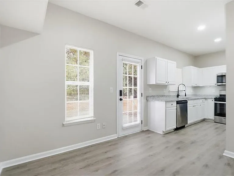 5630 Lawley Dr — Photo 17