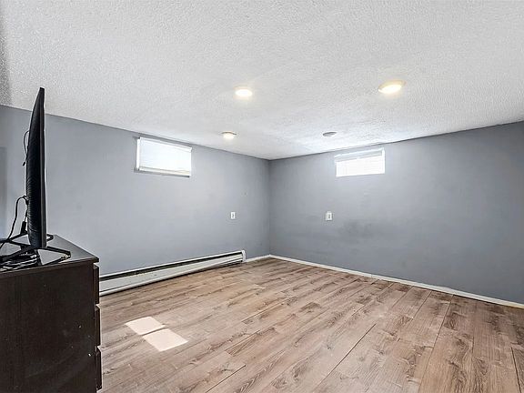 3rd image of 23916 86th Ave