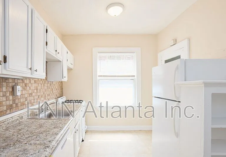499 8th St NE #C2 — Photo 4