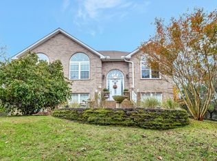 1455 Oak Leaf Dr, Columbia, TN 38401
