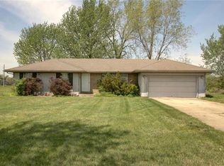 13501 Lakeview Dr, Olathe, KS 66061