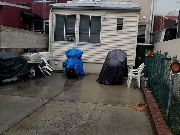 2nd image of 2248 43rd St