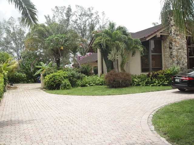 1st image of 19431 E Oakmont Dr