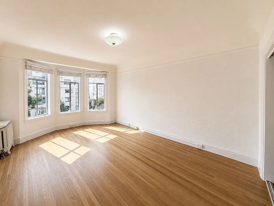 2656 Van Ness Ave #19