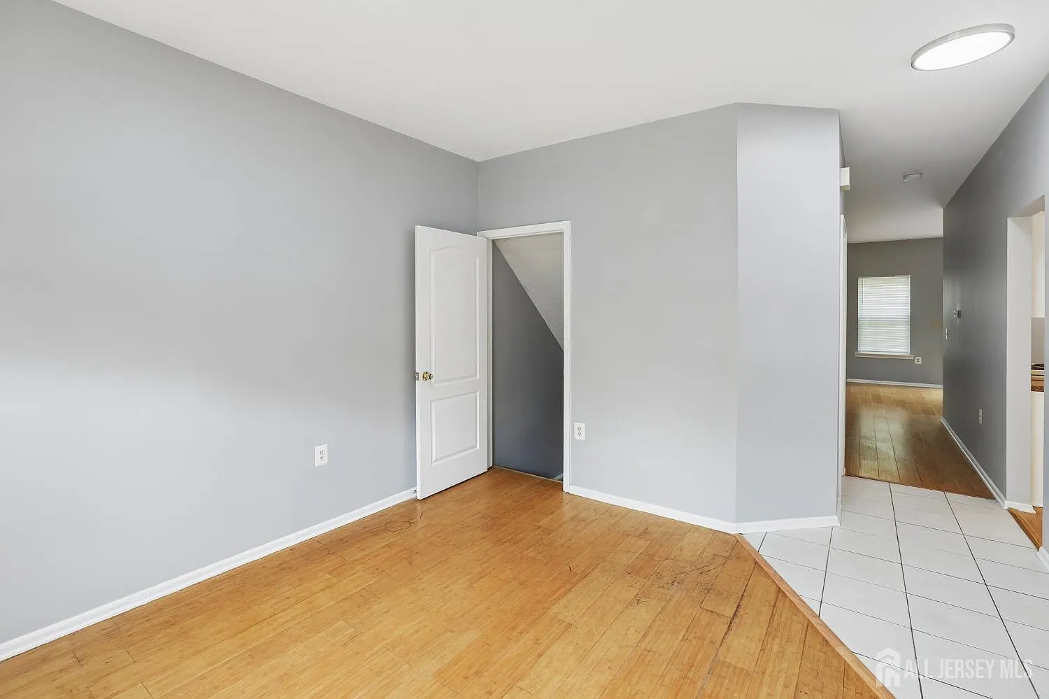 3 bed, 2.5 bath, 1510 sqft, $3,800 — Photo 2