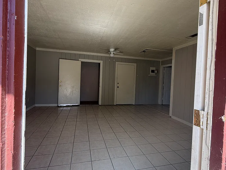 933 Edwards St — Photo 25
