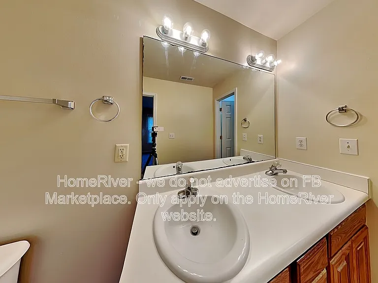 862 N Taylor St — Photo 12