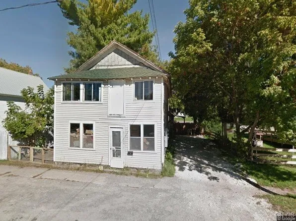 134 Beckwith St, Gouverneur, NY 13642