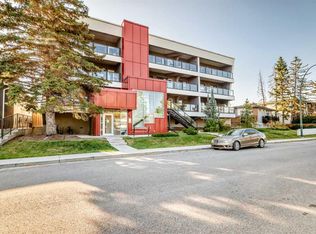 1629 W 38th St SW #202, Calgary, AB T3C1T8