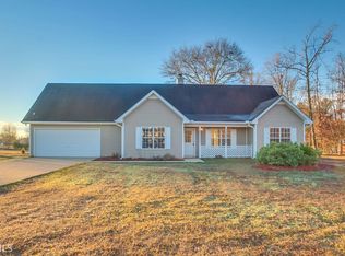 1104 Larkspur Dr, Locust Grove, GA 30248