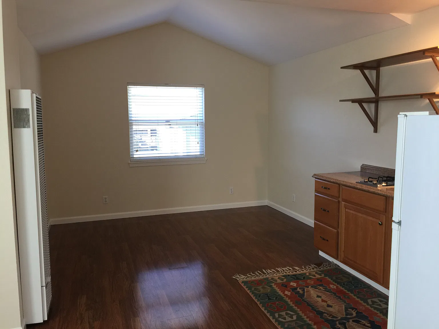 Studio, 400 sqft, $1,950 — Photo 3