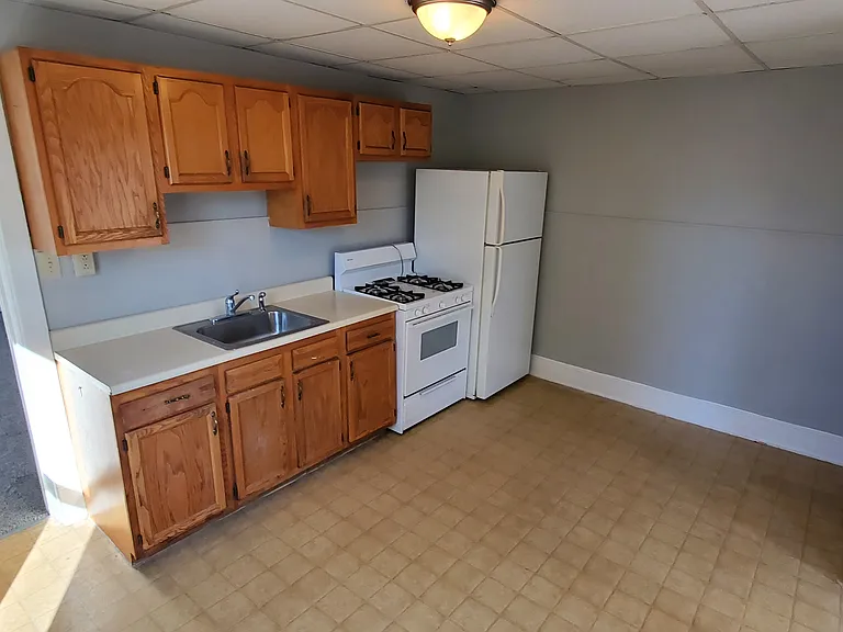 914 New Holland Rd #2W — Photo 8