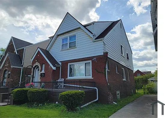 2 bed, 900 sqft, $1,050 — Photo 1