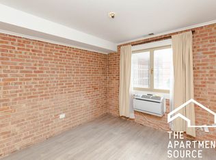 665 W Melrose St #1A, Chicago, IL 60657