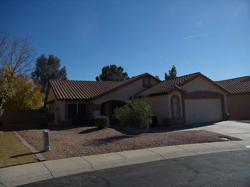 1st image of 327 N Westport Dr