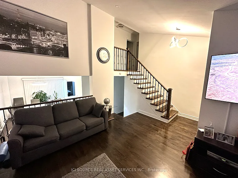203 Three Valleys Dr — Photo 5