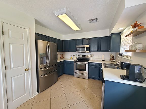2nd image of 179 W Cherrywood Ln