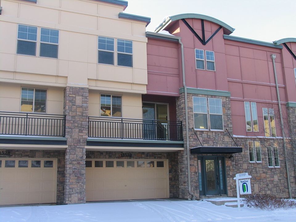 4BR/3.5BA Upscale townhome w 2 car garage
