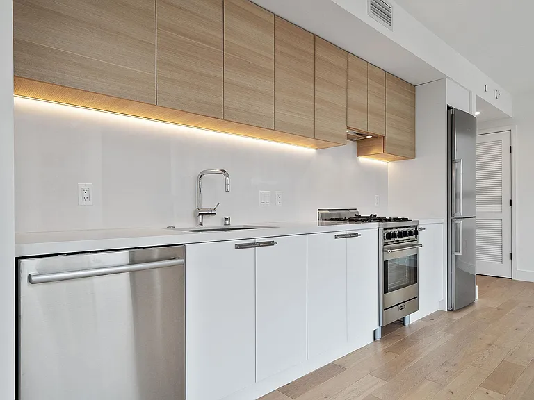 719 Larkin St #503 — Photo 3