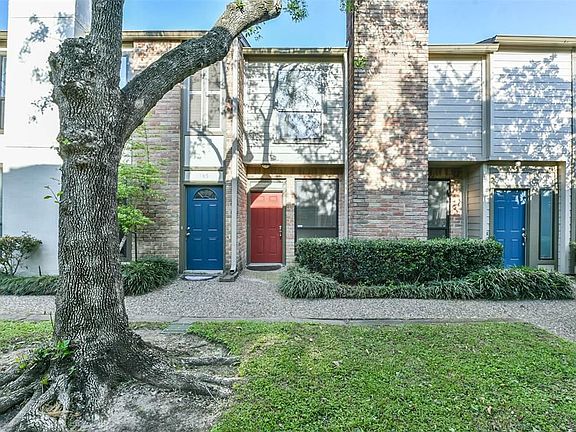 2nd image of 1201 McDuffie St Unit 184