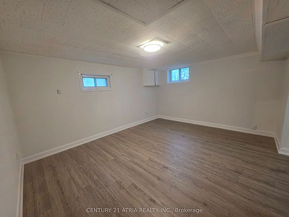 5th image of 21 Meadowview Ave