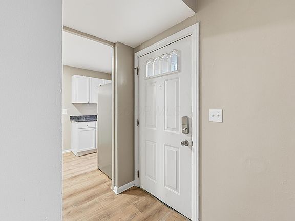 3rd image of 2288 Hiawatha Park Dr