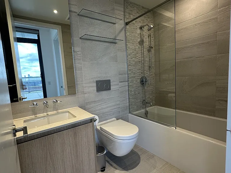 81 Wellesley St E #2305 — Photo 5