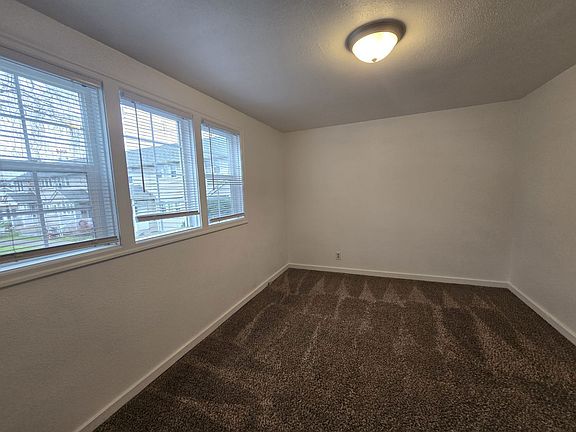 5th image of 451 NE Winchester St