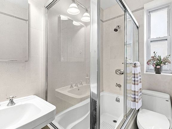5th image of 215 W 75th St APT 9C