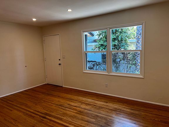 5th image of 5821 S Greenleaf Ave