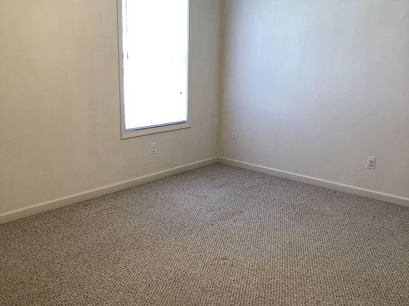 2nd image of 3512 S Oaklawn Cir