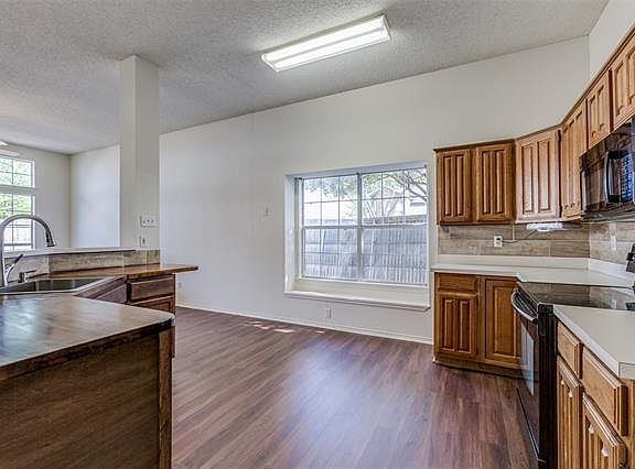 5th image of 7900 Pinkerton Ct