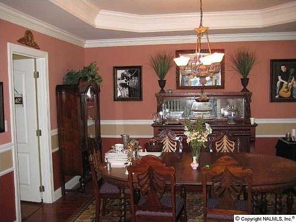 3rd image of 104 Kelvingrove Dr
