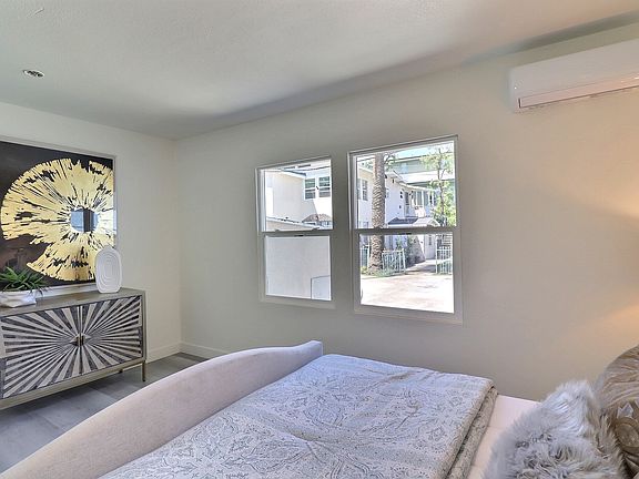 5th image of 285 Parke St
