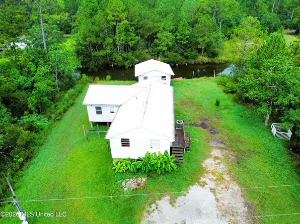 10095 Peach Tree Dr, Bay Saint Louis, MS 39520