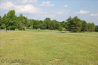1st image of 801 Riverbend Dr