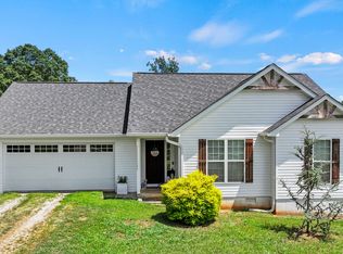 640 Collins Rd, Cleveland, GA 30528