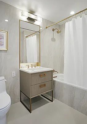 5th image of 3 Court Sq APT 5509