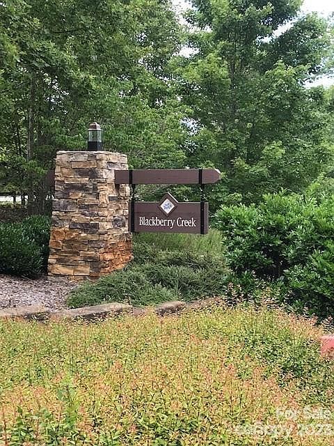 1st image of 95 Darrow Dr #95