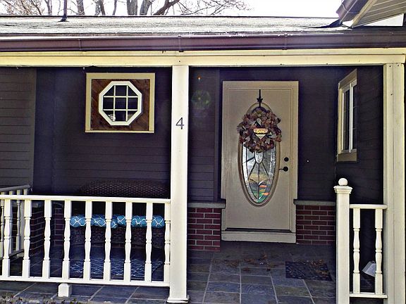 2nd image of 4 Dogwood Trl