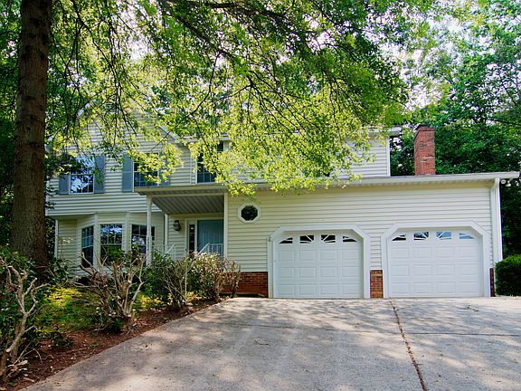 Front 2304 Valleyview Dr