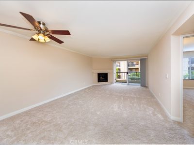 5540 Owensmouth Ave APT 205, Woodland Hills, CA, 91367