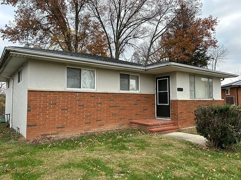 1758 Berkeley Rd — Photo 1