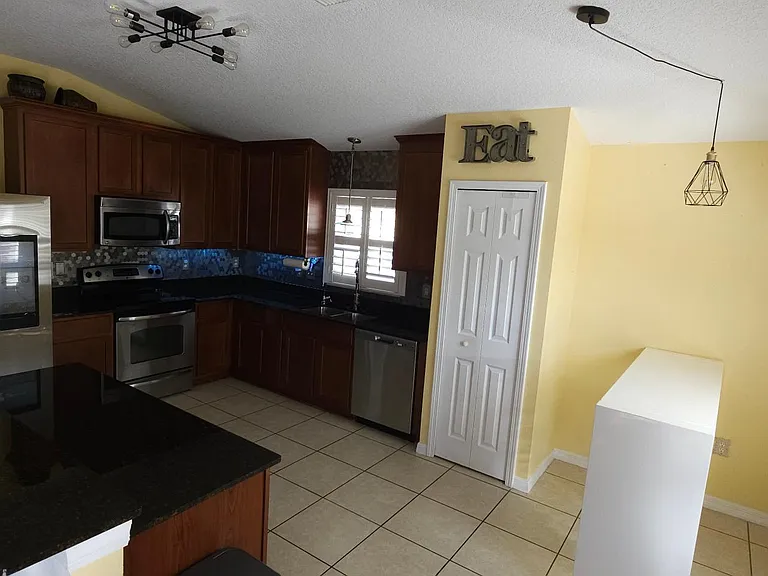 3926 Constantine Loop — Photo 16