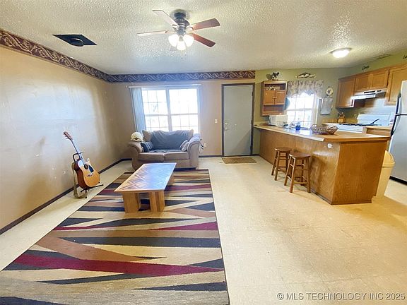 5th image of 1655 Linda Ln