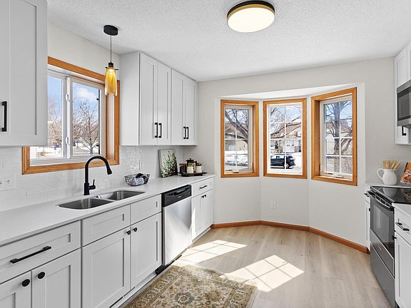 3rd image of 10593 Able St NE