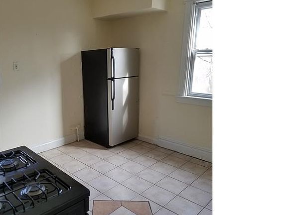 3rd image of 138 Shepard Ave APT 5