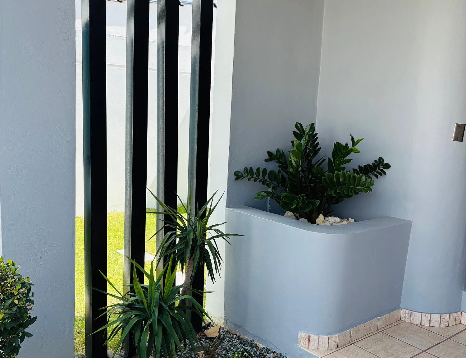 4 bed, 2.5 bath, 2400 sqft, $4,500 — Photo 4