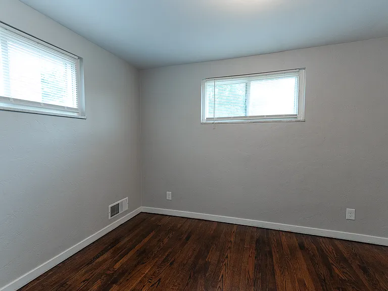 811 Eathan Ave — Photo 14