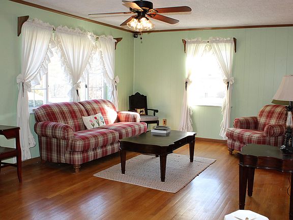 4th image of 1017 Jones Ave